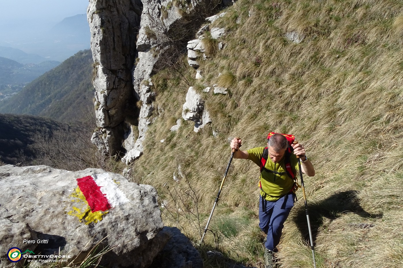44 In ripida risalita. per cima Monte Ocone.JPG